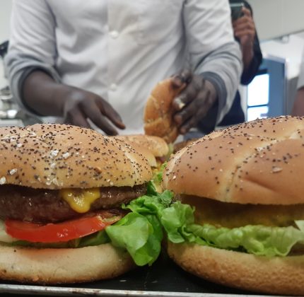 Repas spécial Burger au restaurant Le Magellan